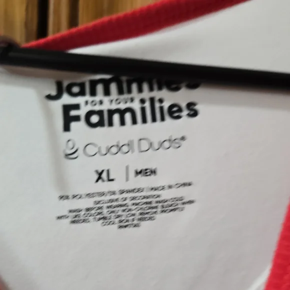 Cudl Duds Cozy Red and White Men's Pajama Set with Dog Design NWOT - Picture 5 of 5